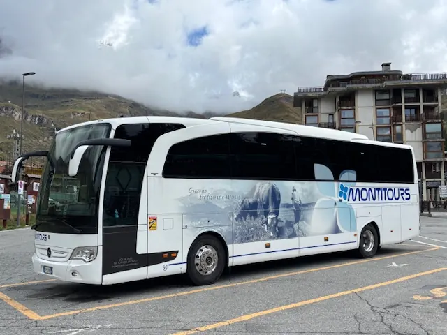 Gran turismo, allestimento bianco
