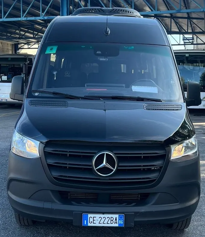 Minibus, vista frontale